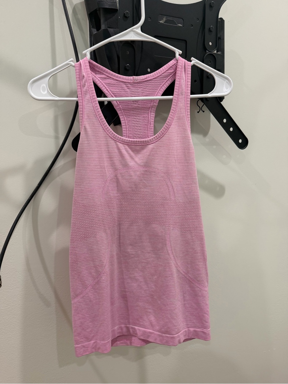 Pink Lululemon Swiftly Tech Racerback Tank Top size 4